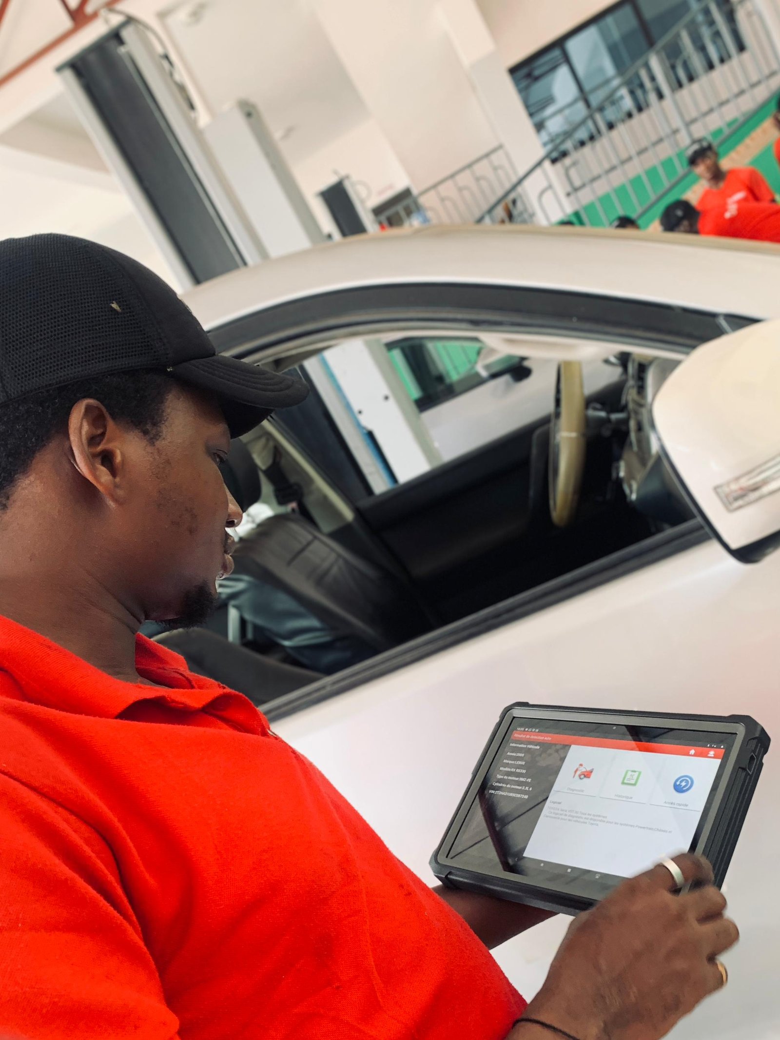 Diagnostic électronique automobile